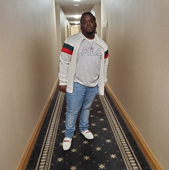 Meet your Posher, Alex - Picture 1 of 1